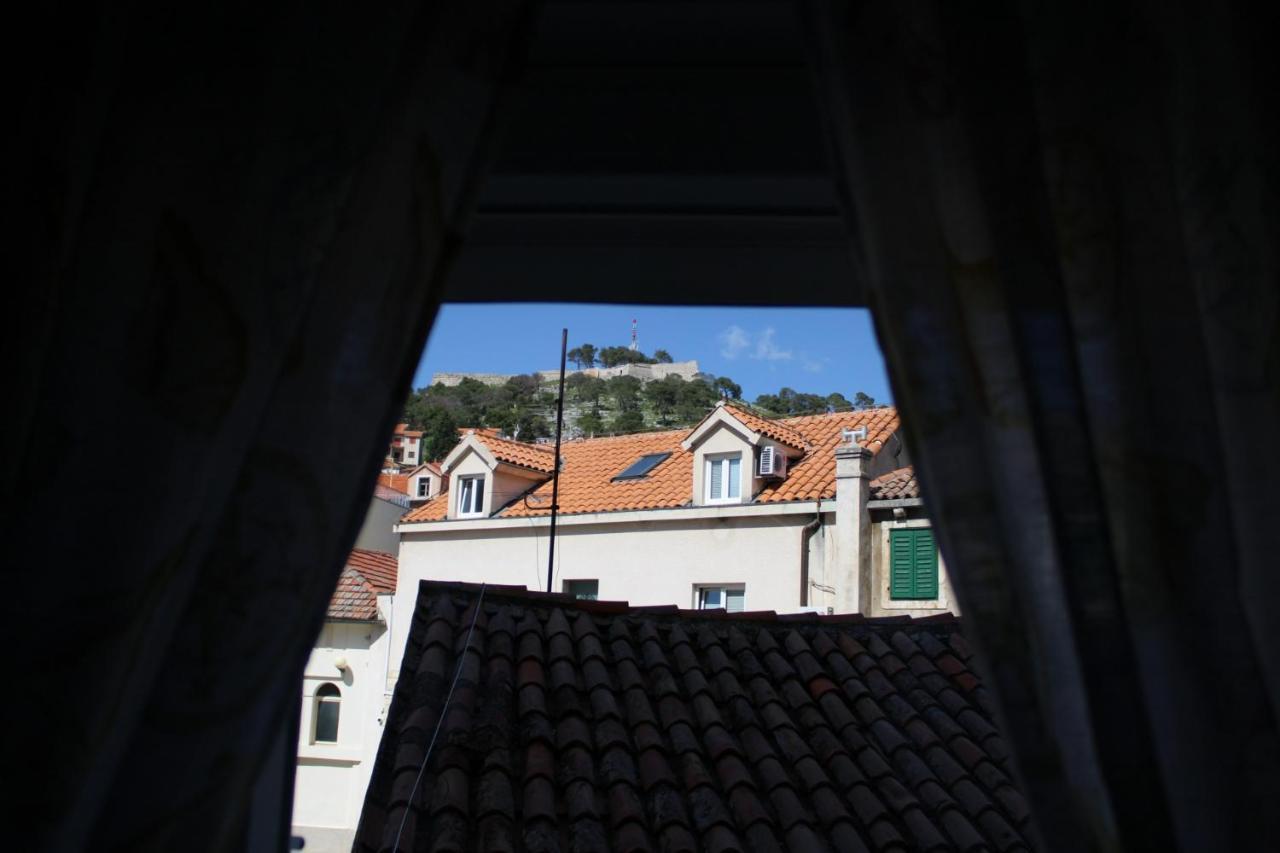 Charming Old Town Apartment Sibenik Exterior photo